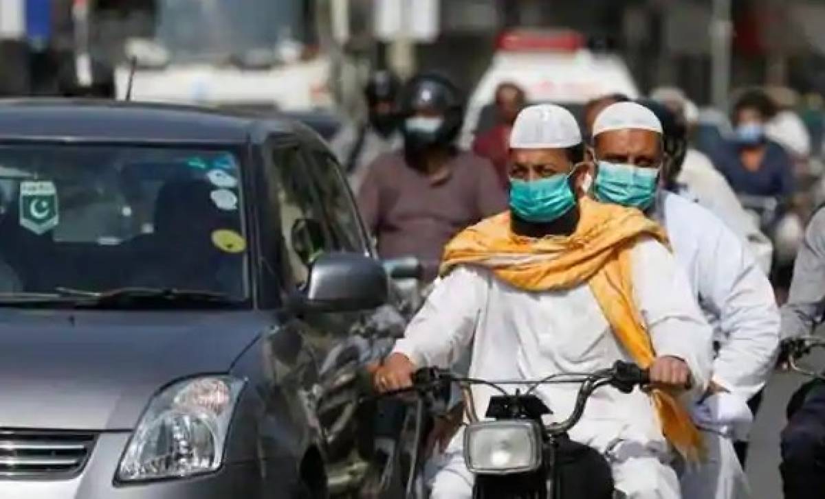 لوگوں نے احتیاط چھوڑدی،پاکستان میں کورونا پھر بےقابو ہونے لگا ۔