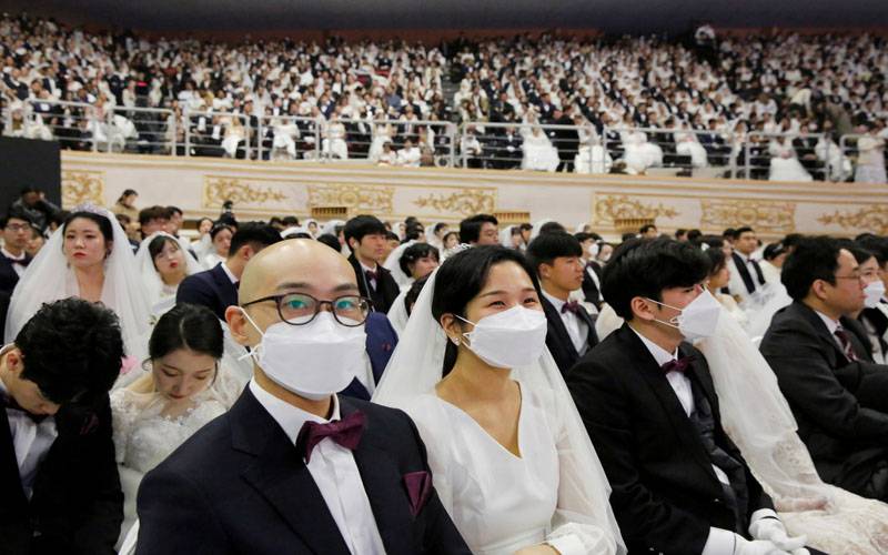 جنوبی کوریا کونا وائرس سے خوفزدہ نہیں، اجتماعی شادی کی تقریب منعقد، ہزاروں جوڑوں کی شرکت