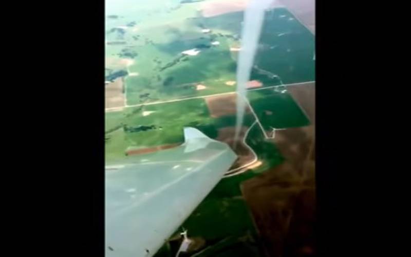 امریکی پائلٹ کی تیز طوفان میں پرواز کی ویڈیو وائرل