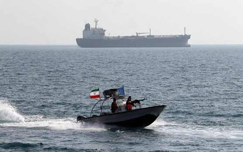 امریکی بحریہ کے ساتھ کشیدگی پر ایران نے بحری مشقوں کا آغاز کردیا۔