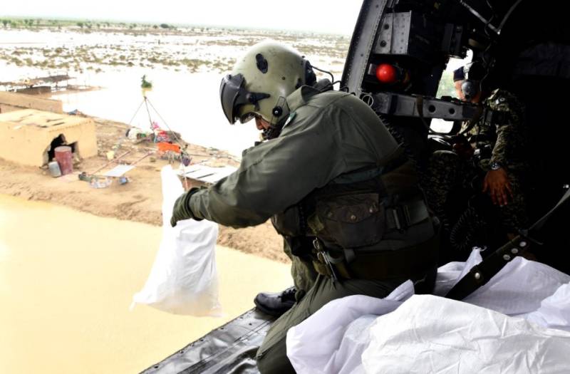 بلوچستان کے سیلاب زدہ علاقوں میں پاک بحریہ کا ریلیف آپریشن, امدادی سامان مہیا 