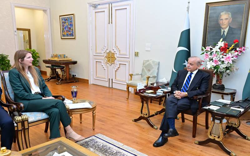 وزیراعظم شہبازشریف سے پاکستان میں برطانوی ہائی کمشنر محترمہ جین میریٹ  کی ملاقات