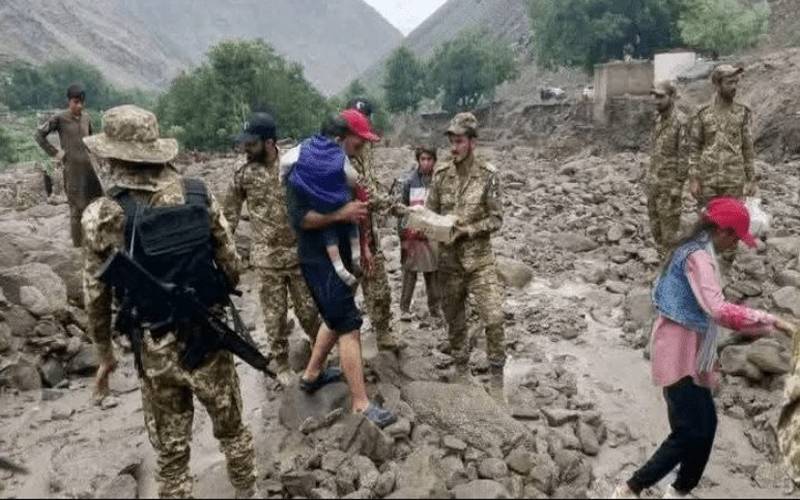 شاہراہ بابوسر پر پھنسے سیاحوں اور مسافروں کو ریسکیو  کرنے کا آپریشن مکمل