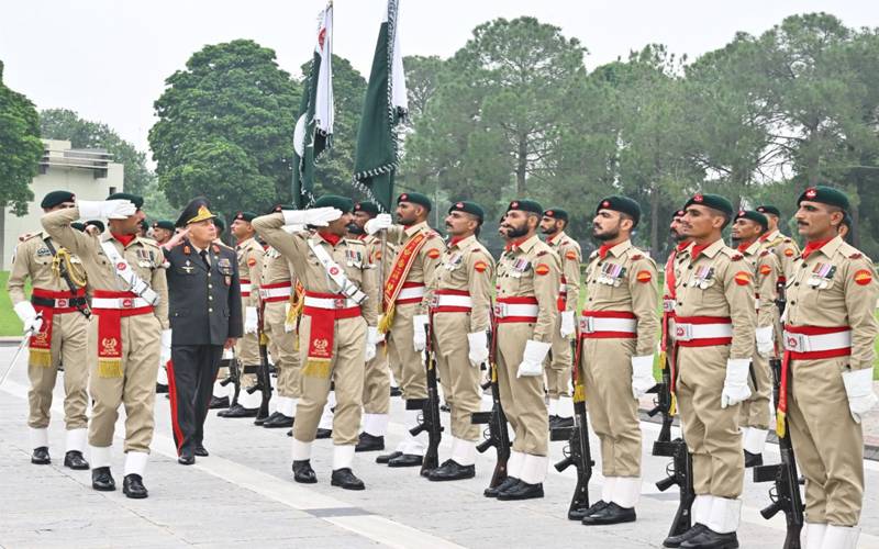 فیلڈ مارشل سید عاصم منیر سے آذربائیجان کے چیف آف جنرل سٹاف کرنل جنرل کریم ولیئیف کی ملاقات 