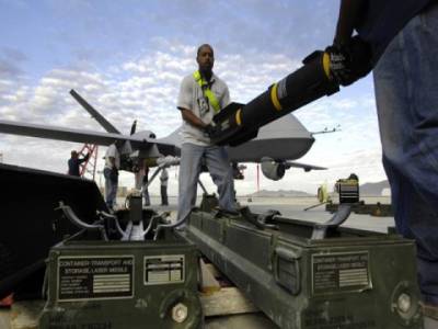 امریکی حکومت نے سی آئی اے کو پاکستان میں ڈرون حملے بڑھانے کی اجازت دے دی ہے۔ امریکی اخبارپوسٹ گزٹ