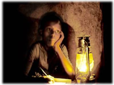 ملک بھرمیں شارٹ فال میں نمایاں کمی کے باوجود بجلی کی لوڈشیڈنگ میں خاطرخواہ کمی نہ ہوسکی، دس سے چودہ گھنٹوں کی لوڈ شیڈنگ جاری ہے 