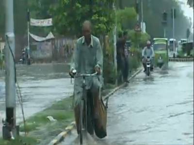 لاہور اور کراچی سمیت ملک کے مختلف شہروں میں بارش سے موسم خوشگوارہوگیا ۔