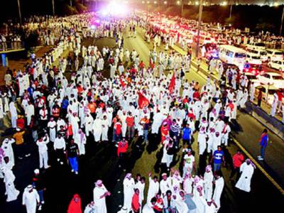کویت میں نئے انتخابی قوانین کے خلاف اپوزیشن کے ہزاروں افراد سراپا احتجاج بن گئے۔ 