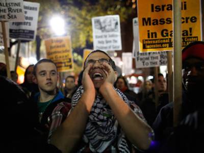 یونان اورانڈونیشیا میں اسرائیلی بربریت کے خلاف احتجاجی مظاہرے کیے گئے، مظاہرین نے عالمی برادری سے غزہ پراسرائیلی بمباری رکوانے کا مطالبہ کیا۔