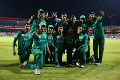 پاکستان نےانگلینڈ کومانچسٹرمیں کھیلےجانےوالےواحد ٹی ٹوئنٹی میچ میں نووکٹوں سےشکست دے دی 