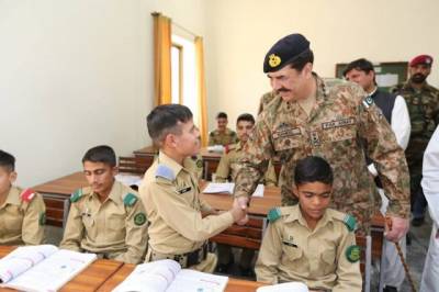  پوری دنیا دہشت گردی کیخلاف جنگ میں پاکستان کےکردارکی معترف ہےاوراس ناسورسےنمٹنےکے لئےپاک فوج کےتجربات سیکھنا چاہتی ہے,آرمی چیف جنرل راحیل شریف 