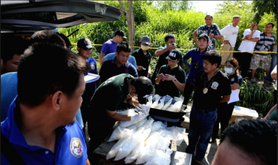 فلپائن میں انسداد منشیات پولیس نے چھاپہ مارکر منشیات فروشی میں ملوث میئر سمیت نو ملزمان ہلاک کردیئے