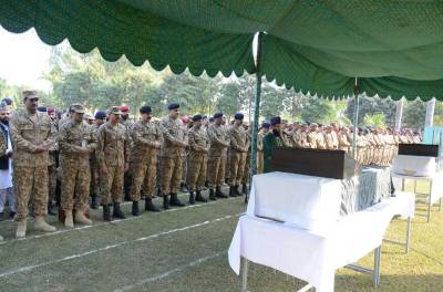 LOCپر بھارتی بلااشتعال فائرنگ کےباعث شہید ہونےوالےپاک فوج کے7جوانوں کی نماز جنازہ جہلم میں اداکردی گئی۔