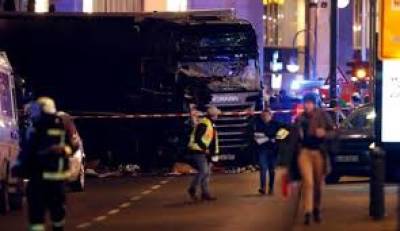 جرمنی کے دارالحکومت برلن میں ٹرک کرسمس کی شاپنگ میں مصروف شہریوں پر چڑھ دوڑا،واقعے میں12 افراد ہلاک اور پچاس سے زائد زخمی 