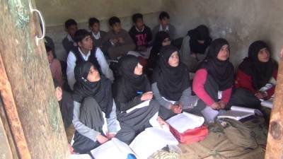حکومتی دعوؤں کے برعکس پنجاب کے سرکاری سکولوں کی حالت ابتر ہو گئی،صوبے کے سینکڑوں سکول بنیادی سہولیات سےمحروم ہیں