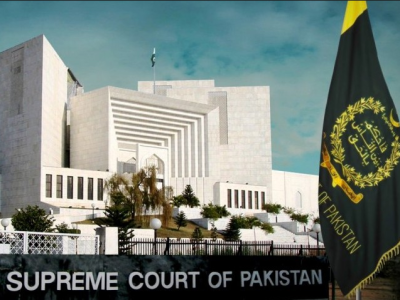 سپریم کورٹ میں عمران خان کی آف شور کمپنیوں سے متعلق درخواست پر سماعت میں عدالت عظمیٰ نے عمران خان کے وکیل کو عمران خان سے مشاورت کیلئے وقت دے دیا