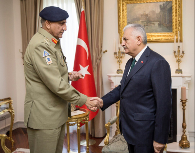 آرمی چیف جنرل قمرباجوہ کی انقرہ میں ترک وزیراعظم بن علی یلدرم سےملاقات
