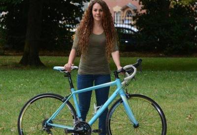 لندن: سائیکل کی مالکہ نے چور کو چکمہ دے کر چوری شدہ سائیکل واپس لے لی۔