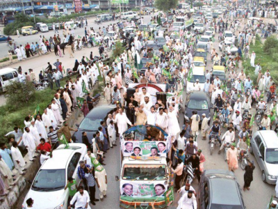 نوازشریف کاریلی کی صورت میں اسلام آباد سے لاہور روانگی کااعلان انتظامیہ کے لیے درد سر بن گیا