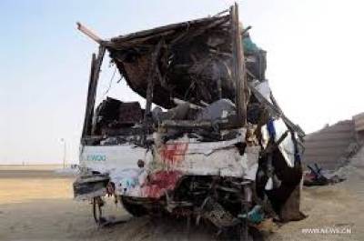  ایک مسافر بس پل پر ایک ٹرک سے ٹکرانے کے بعد نیچے جا گری: مصر میں حکام