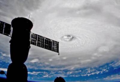 ارما نامی طوفان سے ہوائی جہازوں کو خطرہ