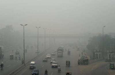  لاہور میں ٹھنڈ تو اتنی نہ آئی ،لیکن شہر میں جس چیز کا راج برقرار ہے وہ ہے سموگ, 