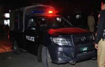 کراچی میں گزشتہ روز کھارادر کےعلاقے چھاگلہ اسٹریٹ پر ہونے والے دستی بم حملے کا مقدمہ رات گئے درج کر لیاگیا