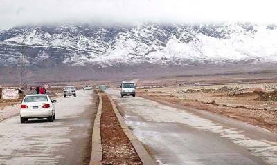 کوئٹہ اور چمن میں بارش اور پہاڑوں پر برف باری