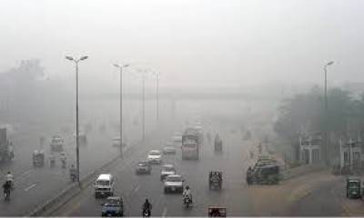 پنجاب کے مختلف شہروں پتوکی،اوکاڑہ،ساہیوال، خانیوال اورملتان کےعلاقوں میں صبح کے وقت دھند کے باعث حد نگاہ انتہائی کم رہی۔ 