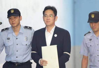 جنوبی کورین عدالت نے سام سنگ کمپنی کے مالک لی جے یونگ کو رہا کردیا