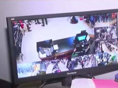 فیصل آباد: ملبوسات سینٹرکے ٹرائی روم میں خفیہ کیمرے کا انکشاف