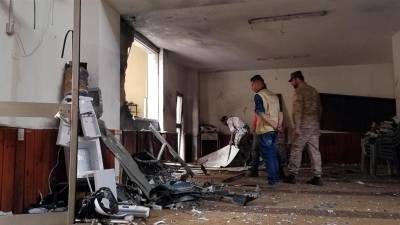 غیرملکی خبررساں ادارے کے مطابق لیبیا کے مشرقی شہربن غازی میں نمازجمعہ کے دوران مسجد میں دوبم دھماکے ہوئے