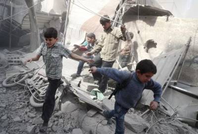 شام کے علاقے غوطہ میں شامی فوج کی بمباری سے مزید چار بچوں سمیت انیس افراد لقمہ اجل بن گئے