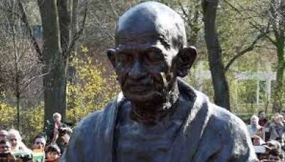  مہاتما گاندھی کے مجسمے کو انتہاپسندی کا نشانہ بناڈالا