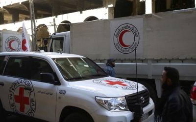 ریڈ کراس کا 25 ٹرکوں پر مشتمل امدادی قافلہ مشرقی الغوطہ میں داخل