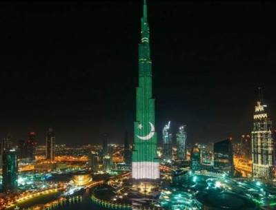 یوم پاکستان پر برادر ممالک نے بھی پاکستان کے ساتھ پیارکو اپنے اندازسے ظاہرکیا ، دبئی میں دنیا کی سب سے بلند عمارت برج خلیفہ پاکستانی پرچم کے رنگوں میں رنگ گئی