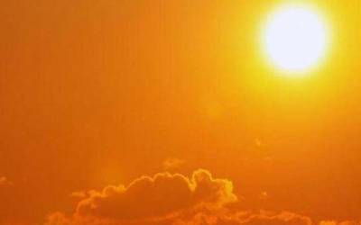 بادلوں کے جاتے ہی سورج کی تپش سے درجہ حرارت میں اضافہ ہونے لگا۔