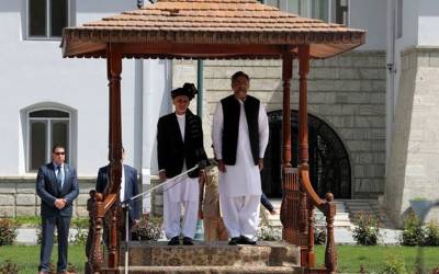 وزیراعظم شاہد خاقان عباسی کابل پہنچ گئے۔ 