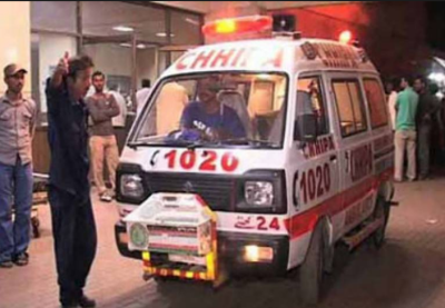 شہر قائد کے مختلف علاقوں میں ٹریفک حادثات میں میاں بیوی سمیت 3 افراد جاں بحق اور تین بچوں سمیت 12 افراد زخمی ہو گئے
