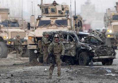 افغانستان کے صوبہ لوگر میں امریکی فوجی قافلے پر کار بم حملے میں پانچ افراد ہلاک ہوگئے،