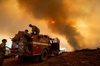 امریکی ریاست کیلیفورنیاکےجنگلات میں آگ،مزیدرہائشی علاقےخالی کرنےکی ہدایت