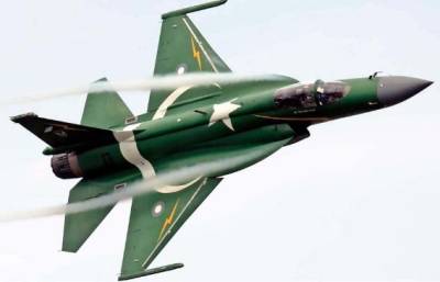 پاک فضائیہ کے JF-17 تھنڈر طیارے کی پولش ائیر شو میں دھوم 