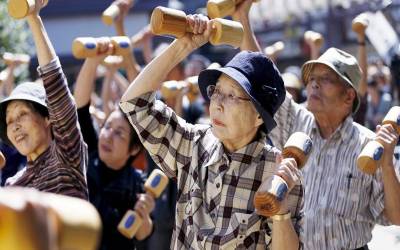 جاپان میں 100 سال کی عمر کو پہنچنے والے افراد کی تعداد 69785 تک پہنچ گئی