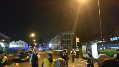 لندن: مسجد کےسامنے گاڑی کی ٹکر سے 3 افراد زخمی