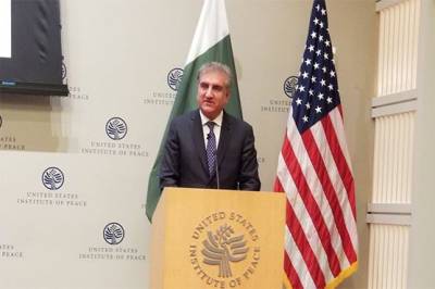  پاکستانی وزیرخارجہ شاہ محمود قریشی اپنے دورہ امریکہ کے بعد واپس وطن روانہ ہو گئے