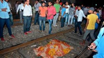  بھارتی شہر امرتسر کے قریب ٹرین حادثے میں60 افراد ہلاک اور 100 سے زائد زخمی ہوگئے