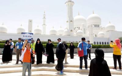 متحدہ عرب امارات کا سیاحوں سے ویلیو ایڈڈ ٹیکس کی وصولی ختم کرنے کا اعلان