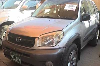  وزیراعظم کی سادگی مہم، نیشنل ہائی وے اتھارٹی کراچی نے گاڑیاں نیلامی کیلئے پیش کر دیں