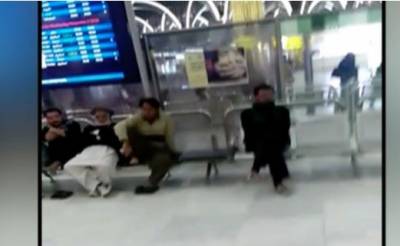 بغداد ایئرپورٹ پر100 سےزائد پاکستانی زائرین 3 دن سےمحصور، حکومت سے مدد کی اپیل