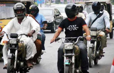 بلوچستان میں بغیر ہیلمٹ موٹر سائیکل سواروں کے خلاف باقاعدہ کارروائی کا آغاز پیر سے ہوگا